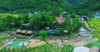 Người đàn ông dân tộc Thái biến nhà sàn cũ thành điểm sáng du lịch cộng đồng
