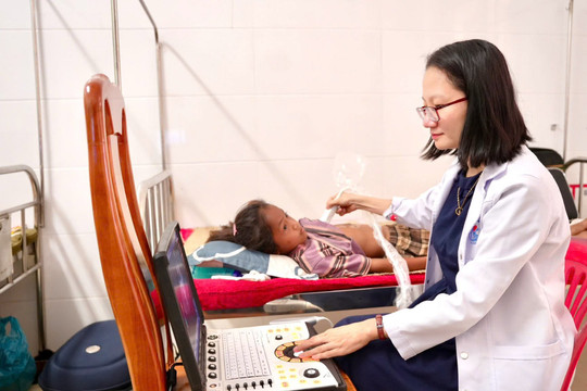 Quảng Trị: Thu hút, đãi ngộ nhân lực y tế vùng đồng bào DTTS