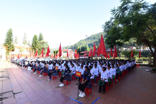 Năm học mới, thêm nhiều "điểm tựa" cho học sinh DTTS