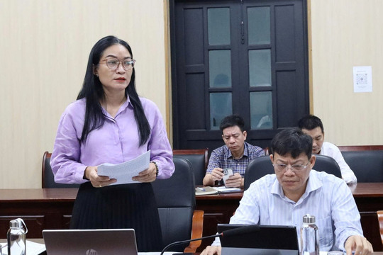 Giữ bản sắc trên không gian số