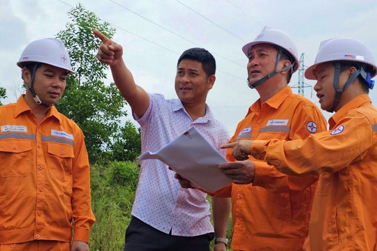 EVNNPC tăng cường “lá chắn” an toàn trong mùa mưa bão