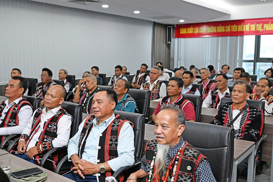 Không gian mạng: "Trận địa" thông tin mới của đội ngũ Người có uy tín