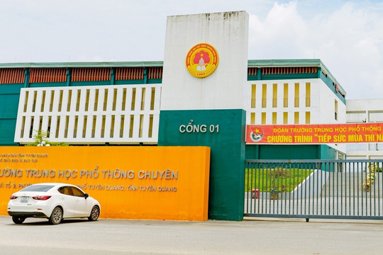 Toàn cảnh vụ 147 điểm 10 Toán trước ngày thi lại của 328 thí sinh chuyên Tuyên Quang
