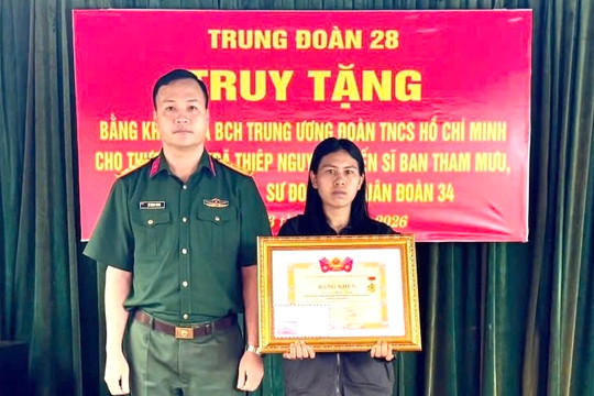 Trung ương Đoàn truy tặng Bằng khen cho Thượng sĩ Kpă Thiêp