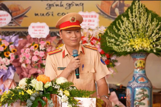 Khi tăng ni, phật tử cùng lan tỏa ý thức giao thông an toàn trong cộng đồng