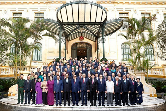 5 nguyên ủy viên Bộ Chính trị nhận Huân chương Hồ Chí Minh