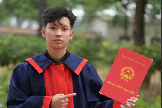 Nam sinh Phú Thọ viết đơn tình nguyện nhập ngũ sau khi có giấy báo trúng tuyển đại học