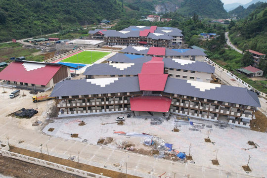 Lào Cai: Cấp sách giáo khoa cho toàn bộ học sinh 4 trường nội trú biên giới