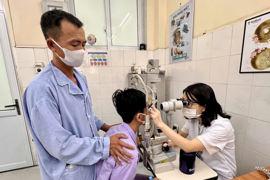 Móc câu gây mù mắt bé trai 13 tuổi: Bác sĩ cảnh báo tai nạn mắt trẻ em