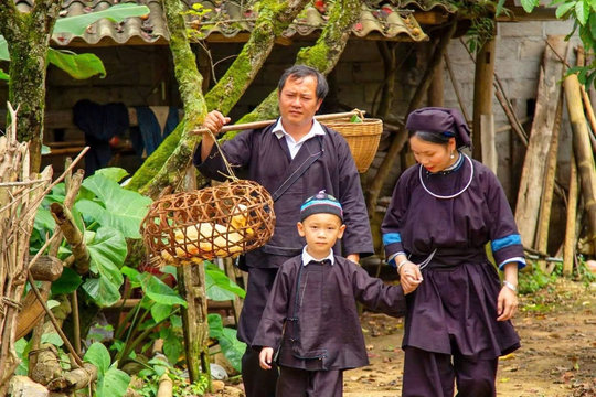 Pay tái: Nét đẹp đạo hiếu từ cuộc trở về nhà ngoại