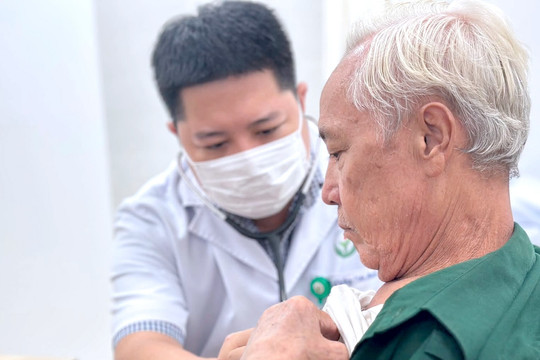 Bộ trưởng Y tế nói về đề xuất sửa chính sách thanh toán BHYT cho người nghỉ hưu