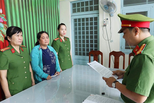 Bắt tạm giam một phụ nữ sử dụng giấy tờ đất giả để vay mượn tiền tỷ