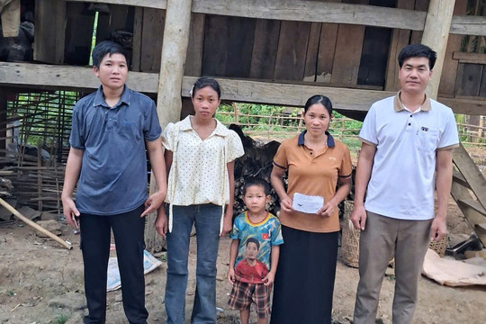 Trao hỗ trợ gia đình có người thiệt mạng do thiên tai tại Sơn La