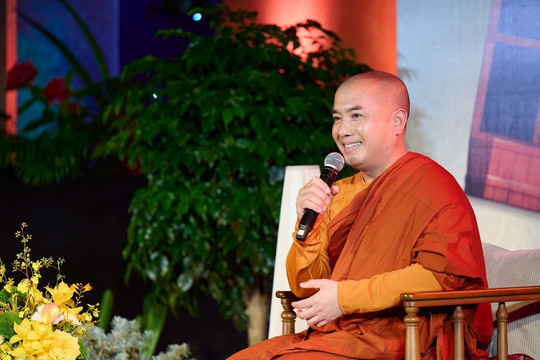 Thầy Minh Niệm: Làm cha mẹ thời AI, đôi khi “không dạy gì cả”