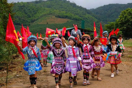 Bản người Mông giữa vùng đất đỏ bazan