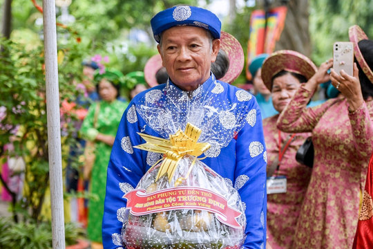 Người dân TP.HCM về Lăng Ông dự lễ giỗ Đức Tả quân Lê Văn Duyệt