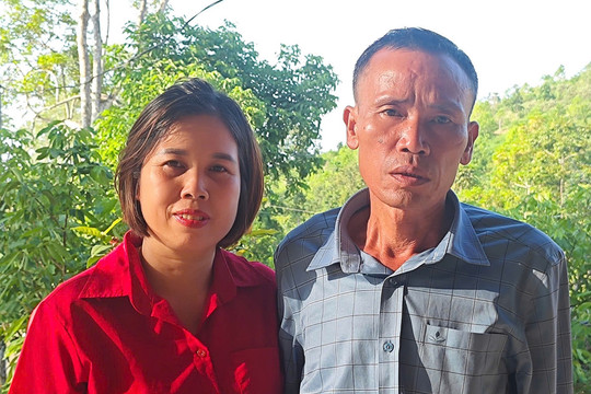 Dựng lều nên duyên, cặp vợ chồng giáo viên gửi trọn thanh xuân ở đại ngàn