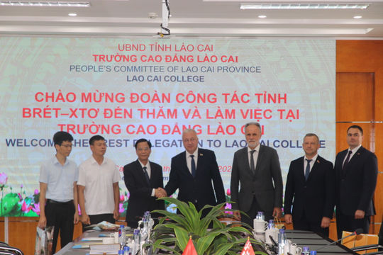 Mở rộng hợp tác quốc tế trong đào tạo nghề cho con em đồng bào các dân tộc