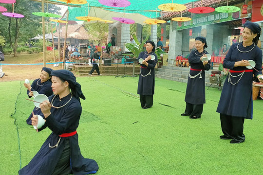 Tiếng bát chạm vào đôi đũa làm nên một di sản văn hóa
