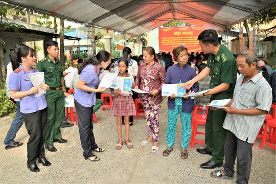 Đẩy mạnh phổ biến pháp luật cho đối tượng đặc thù và người Việt ở nước ngoài
