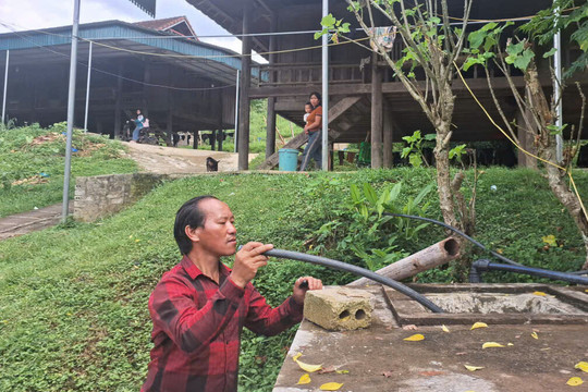 Giải “bài toán” đưa nước sinh hoạt về miền núi: Có công trình nhưng nước sạch không về bản (Bài 2)