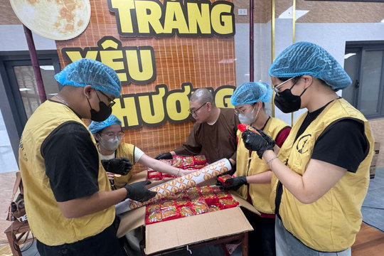 Thiền viện Trúc Lâm Hộ Quốc kết nối trao mùa “Trăng yêu thương”