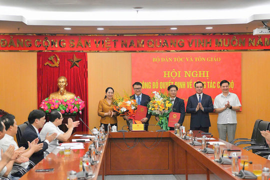 Bộ trưởng Nguyễn Đình Khang chủ trì trao Quyết định điều động, bổ nhiệm cán bộ