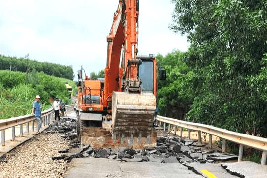 Khẩn trương khắc phục các điểm sạt lở, ngập sâu ở Nghệ An