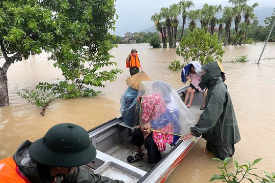Thanh Hóa: Lũ lớn, hơn 8.400 nhà dân bị ngập