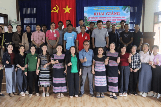 Quảng Ngãi truyền dạy văn hóa Hrê cho thế hệ trẻ