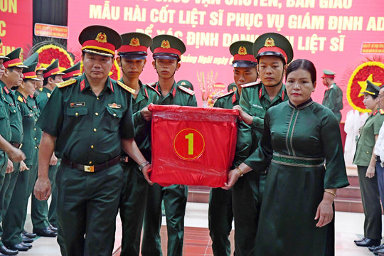 Quảng Ngãi bàn giao 2.219 mẫu hài cốt liệt sĩ phục vụ giám định ADN