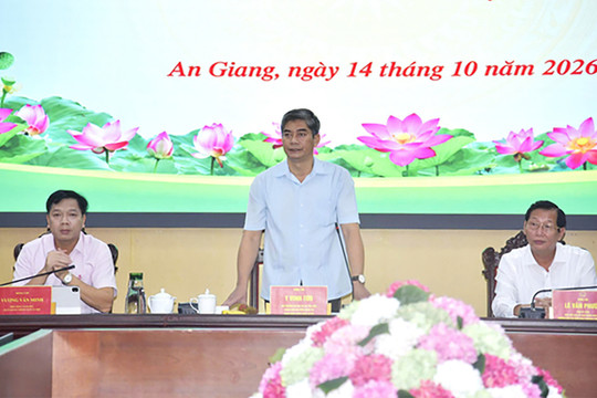 Hội đồng quản trị Ngân hàng Chính sách xã hội làm việc tại tỉnh An Giang