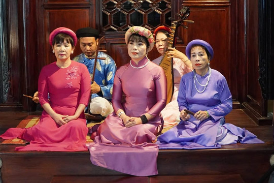 Xây dựng hồ sơ trình UNESCO ghi danh Ca Huế là di sản văn hóa phi vật thể đại diện của nhân loại