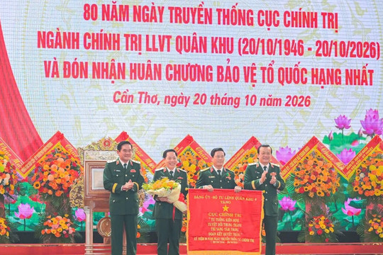 Quân khu 9 kỷ niệm 80 năm Ngành Chính trị, đón nhận Huân chương Bảo vệ Tổ quốc hạng Nhất