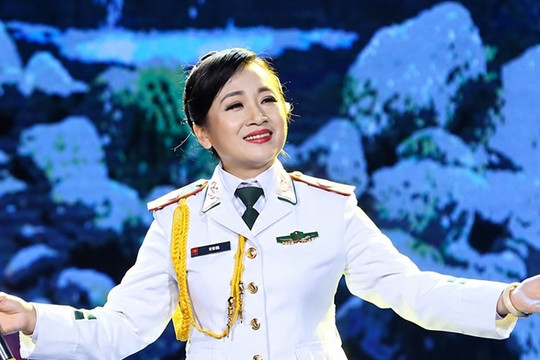 Đại tá, NSND Vi Hoa: Đón cặp song sinh ở tuổi 40 và hậu phương của người lính