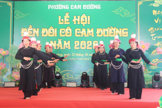 Hàng nghìn người về Cam Đường tưởng nhớ Nhị vị Thánh Cô