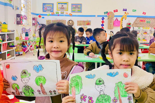 Từ bẹ ngô, sỏi đá đến những tiết học thú vị ở vùng cao Thanh Hóa