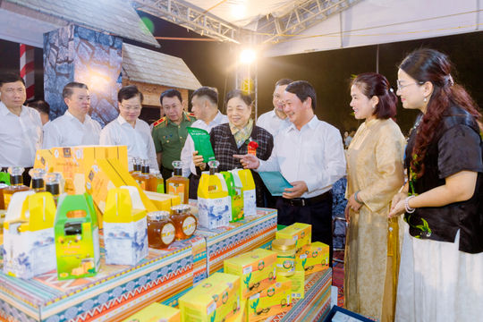 Khai mạc hội chợ thương mại quốc tế lớn nhất Tuyên Quang