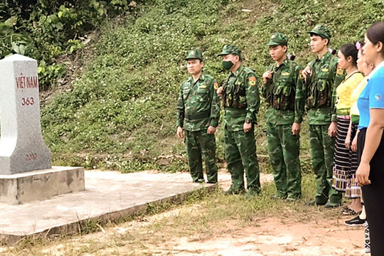 Những người phụ nữ góp sức giữ bình yên nơi biên cương