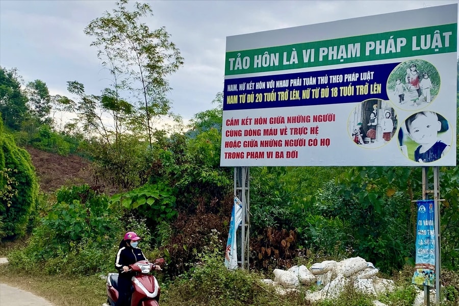 Văn Lãng (Lạng Sơn): Đẩy mạnh công tác tuyên truyền phòng ngừa tảo hôn và hôn nhân cận huyết thống