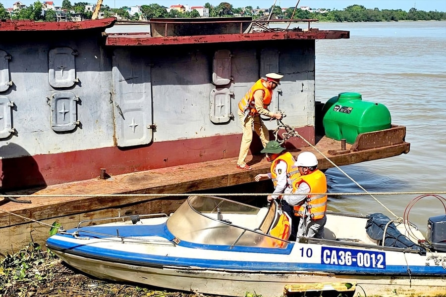 Thanh Hóa tổng kiểm soát phương tiện bơm, hút và vận chuyển cát sỏi trên sông