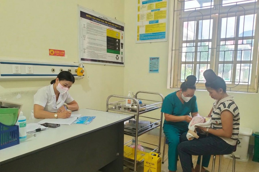 Thuận Châu (Sơn La): Hỗ trợ 2,5 tỷ đồng thực hiện gói chính sách chăm sóc sức khỏe bà mẹ, trẻ em