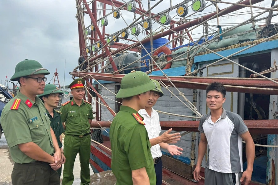 Thanh Hóa "rút ngắn" thời gian nghị trường để phòng, chống bão