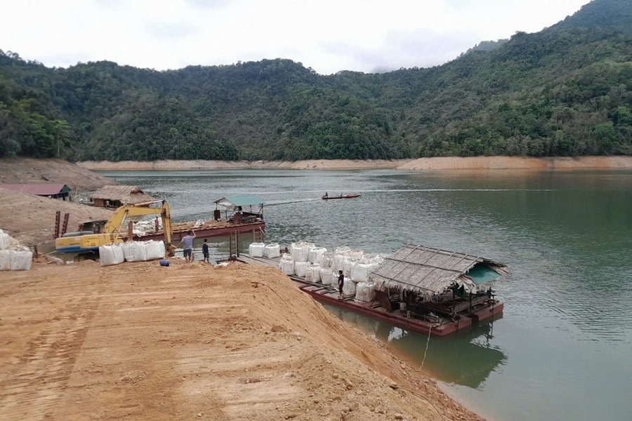 Trăn trở những dự án mở đường ở các xã vùng cao Nghệ An chậm tiến độ: "Giải pháp là nhìn trời..." (Bài 2)