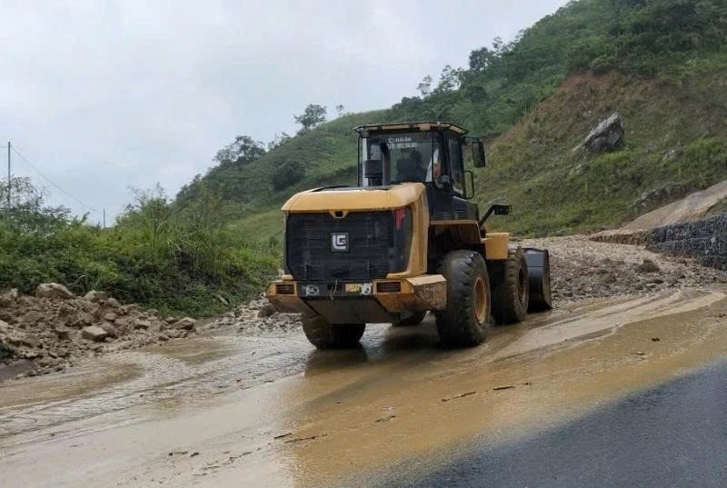 Thanh Hóa: Khắc phục sạt lở các tuyến đường miền núi bị chia cắt