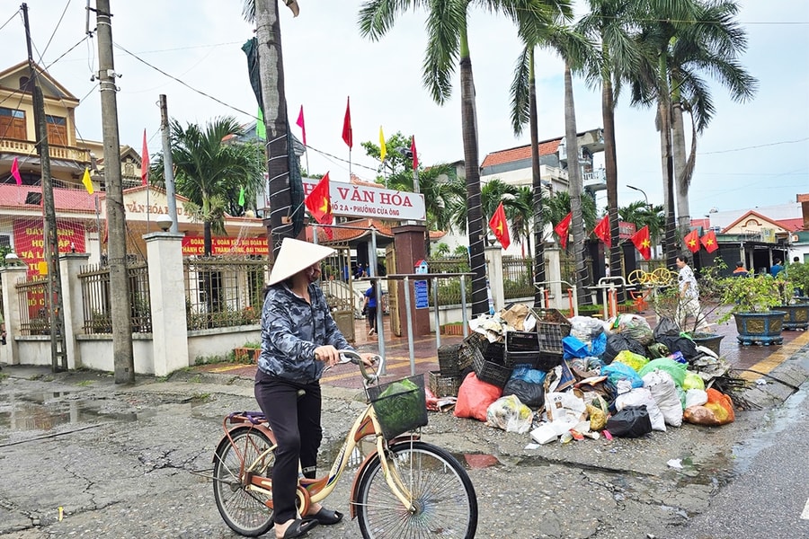 Dân "kêu cứu" vì rác!