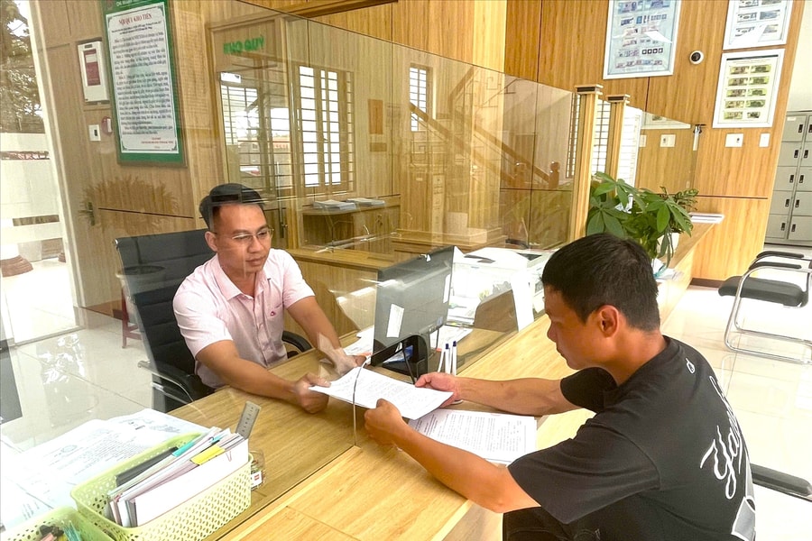 Đắk Mil giữ mạch tín dụng thông suốt, phục vụ người dân tận nơi