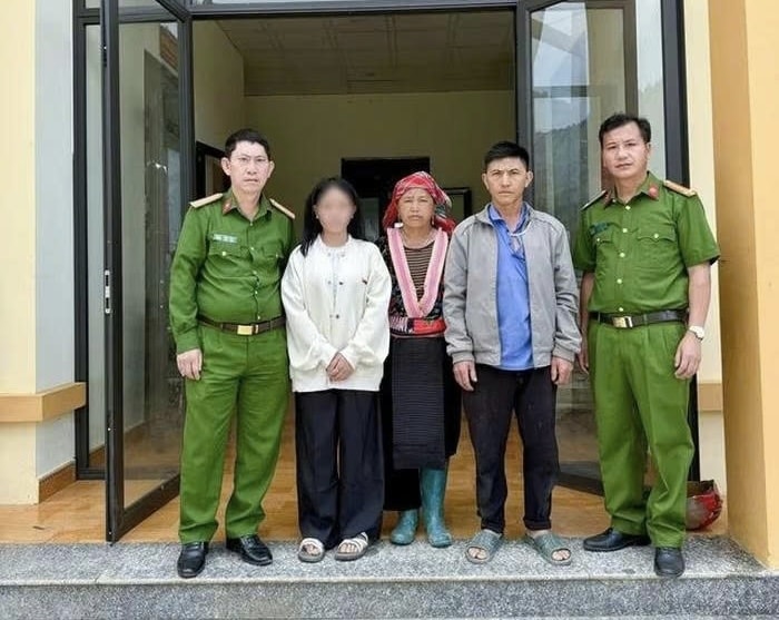 Bé gái ở Lai Châu bị dụ dỗ ra Hà Nội chơi rồi bị khống chế đòi tiền chuộc