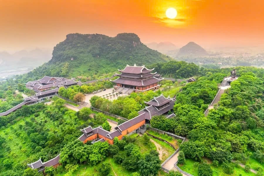 Chùa Bái Đính nhận giải thưởng danh giá là điểm đến nổi bật "Travellers’ Choice Wards 2025"