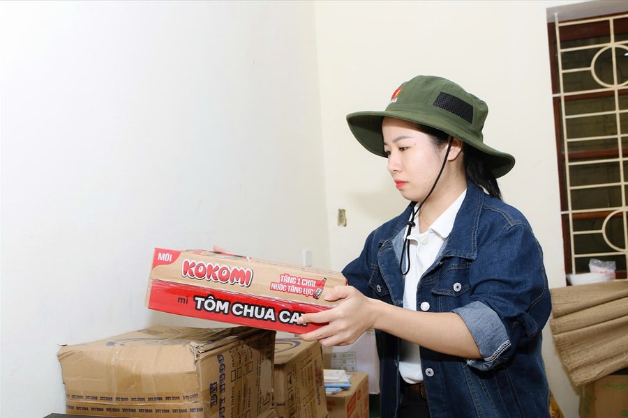"Gác" lại kỳ nghỉ Hè để sẻ chia với đồng bào vùng lũ